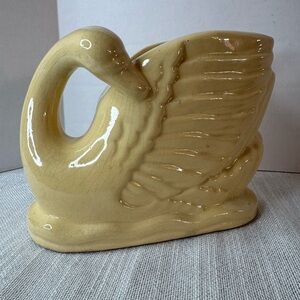 Swan PlanterButter Yellow USA N.S.Co Art Pottery VaseVintage